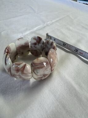 60s Vintage Lucite Cream/ Choco Swirl Stretch Bracelet